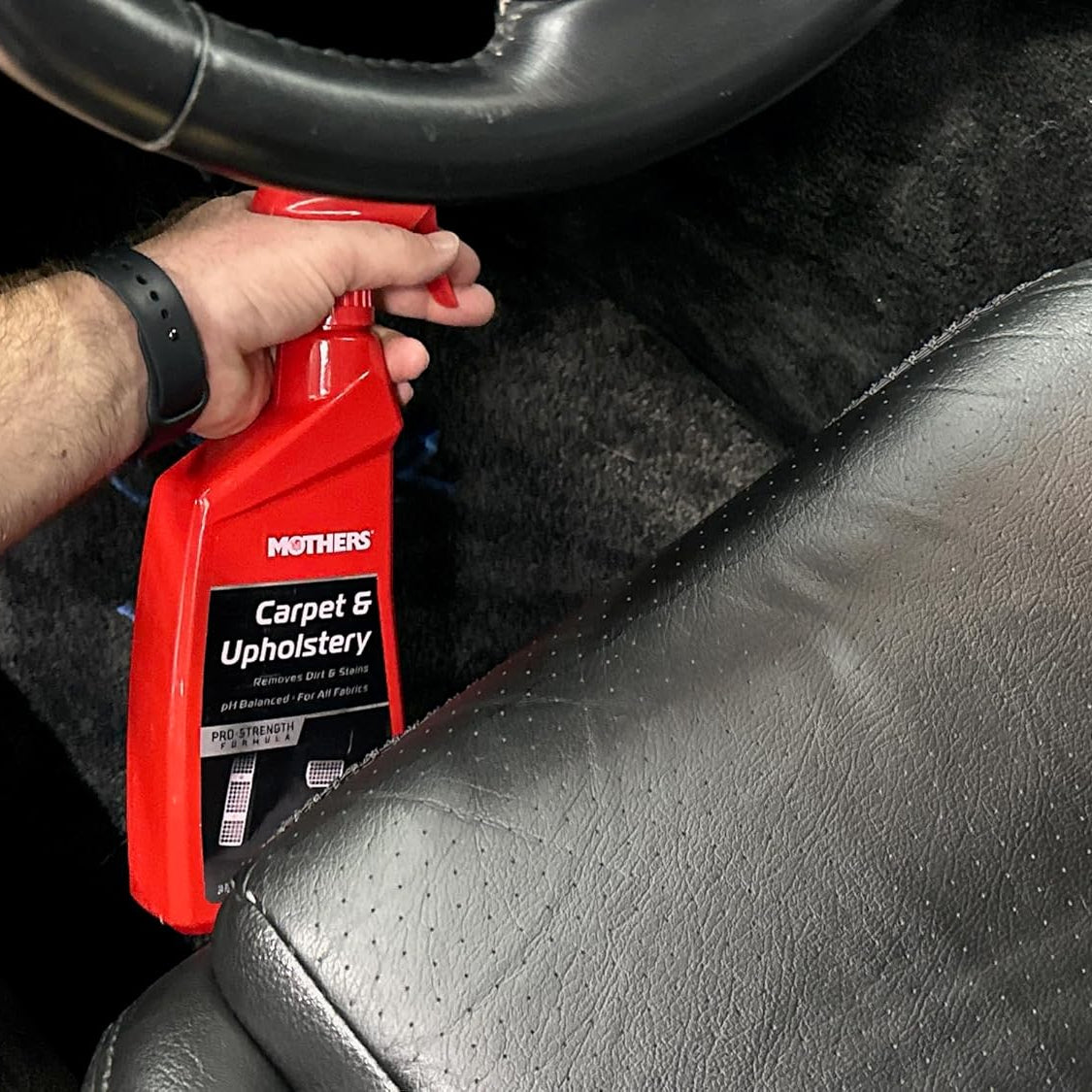 CARPET & UPHOLSTERY CLEANER 710mL