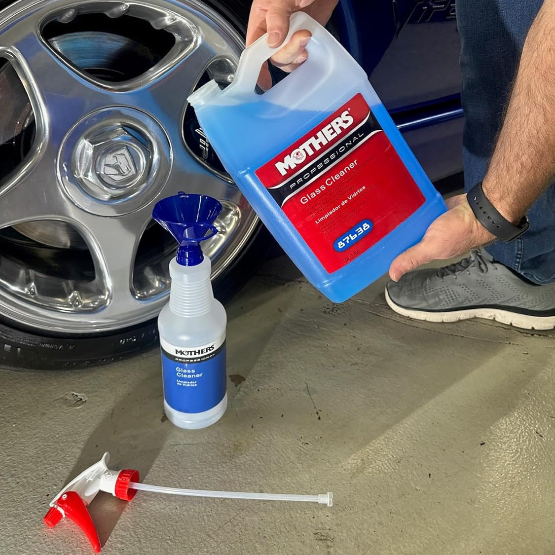 PROFESSIONAL GLASS CLEANER (CONCENTRATE) 18.925L