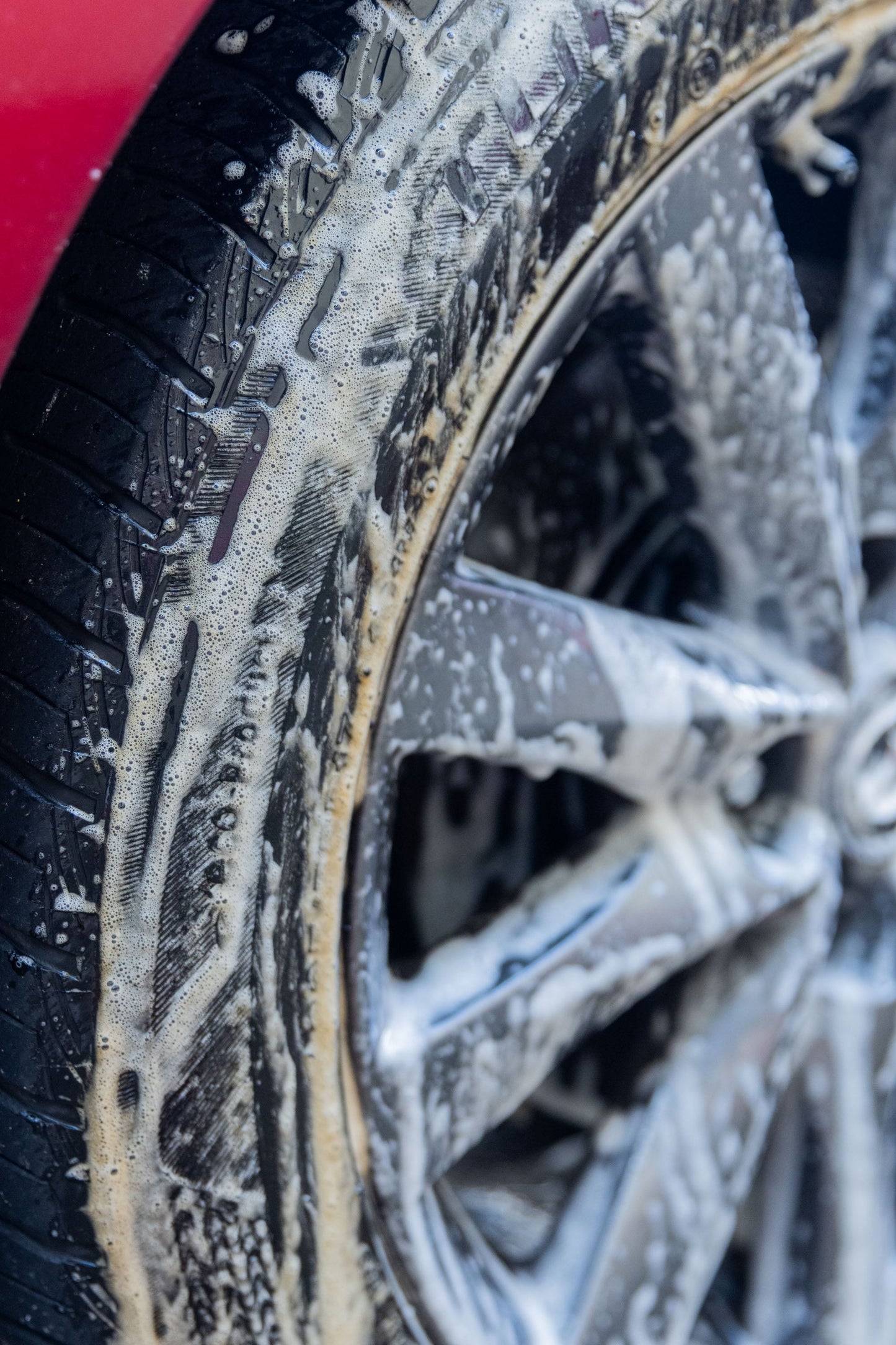 FOAMING WHEEL & TYRE CLEANER 710mL