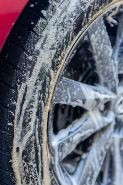 FOAMING WHEEL & TYRE CLEANER 710mL